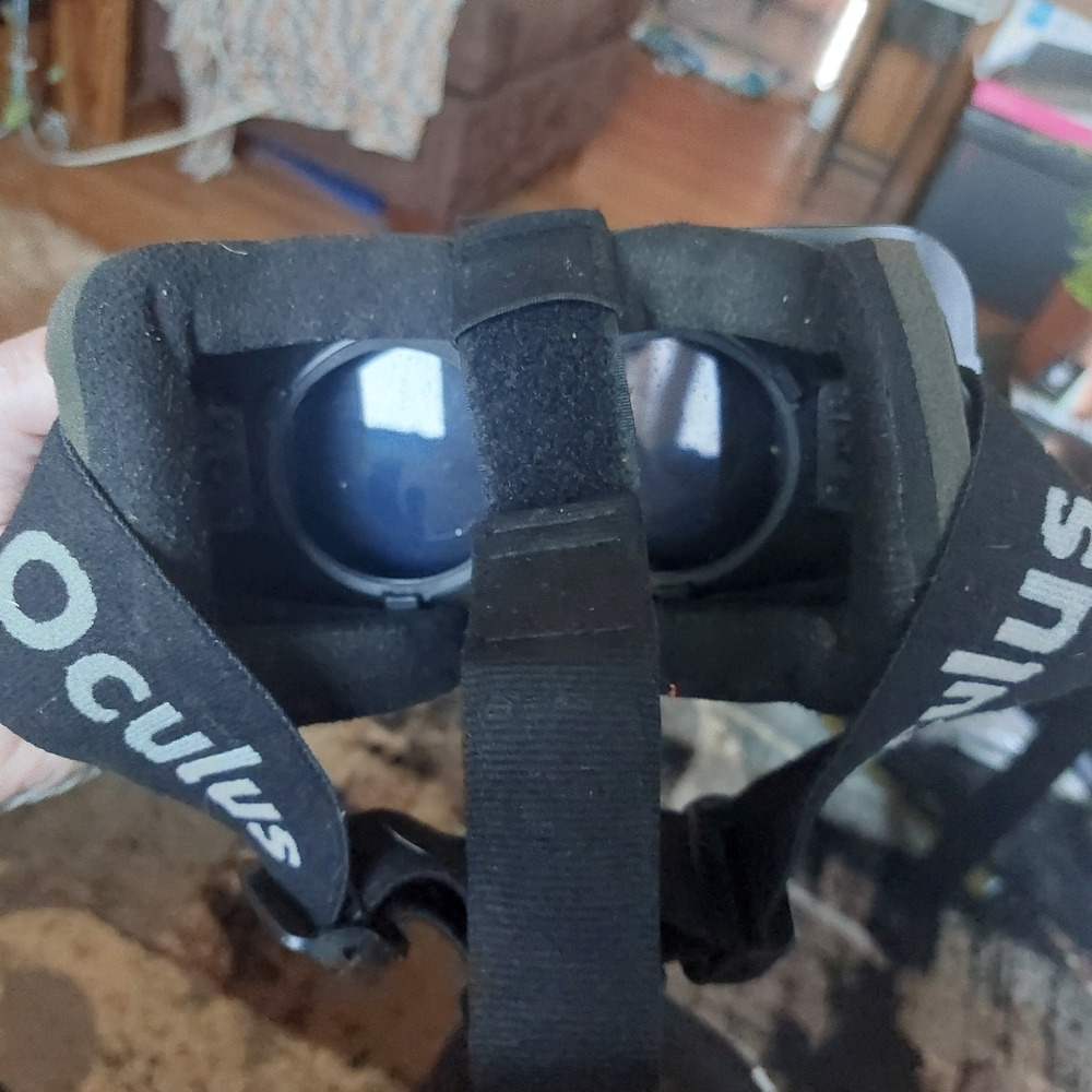 Oculus - Picture 2 of 3